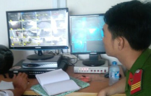 canh-sat-tim-nguoi-dan-ba-bi-camera-ghi-hinh-lai-oto-mat-trom-2