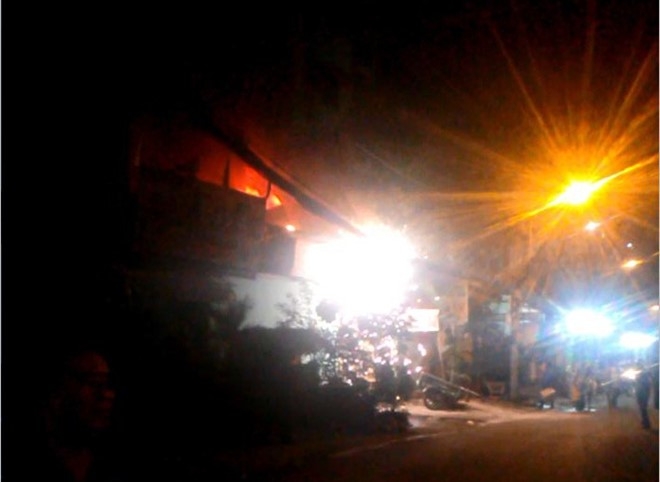Co so san xuat nuoc da no nhu phao hoa, ca khu pho nao loan hinh anh 1