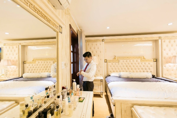 ngay-thu-hai-le-gia-tien-tai-sai-gon-2