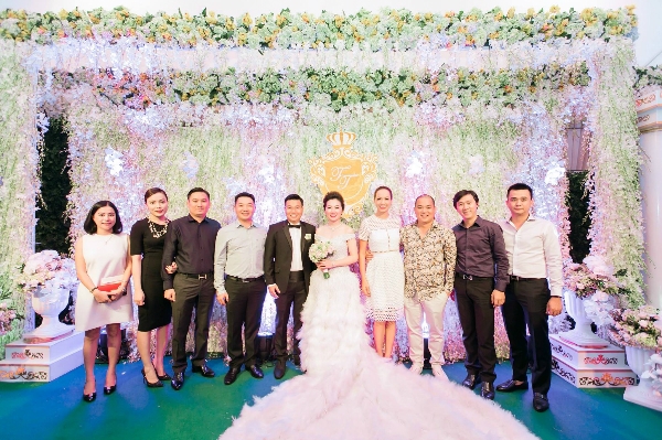 le-cuoi-lung-linh-huyen-ao-tai-sai-gon-8