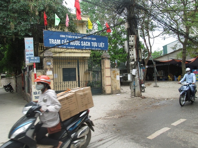  Trạm cấp nước sạch ở ngay đầu thôn Tựu Liệt. 
