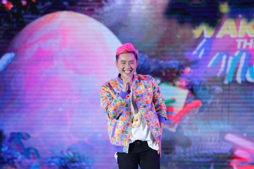 hoang-thuy-linh-minh-hang-do-ve-goi-cam-khi-song-ca-6