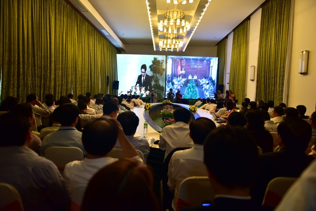 Các DN theo dõi hội nghị qua truyền hình trực tuyến