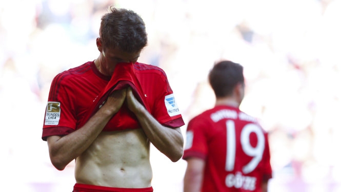 Đánh rơi chiến thắng, Bayern chưa thể vô địch
