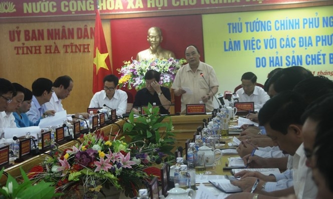 Thủ tướng Nguyễn Xuân Phúc phát biểu chỉ đạo tại cuộc họp /// - Ảnh: Nguyên Dũng