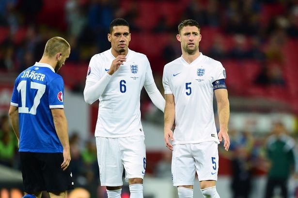 Gary Cahill và Chris Smalling đã sát cánh cùng nhau 3 lần ở ĐT Anh mùa này, trong đó trận gần nhất là thắng lợi 3-2 trước ĐT Đức tại loạt trận giao hữu tháng trước