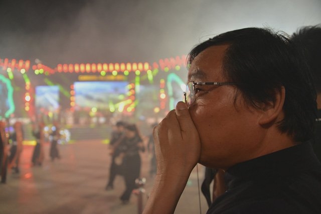 phong vien khon kho tac nghiep tai carnaval ha long 2016 hinh anh 4
