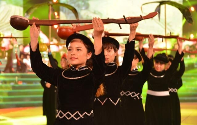 phong vien khon kho tac nghiep tai carnaval ha long 2016 hinh anh 12