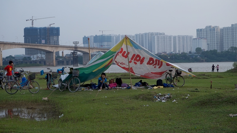 Hồ Tây, sông Hồng, dựng lều trại