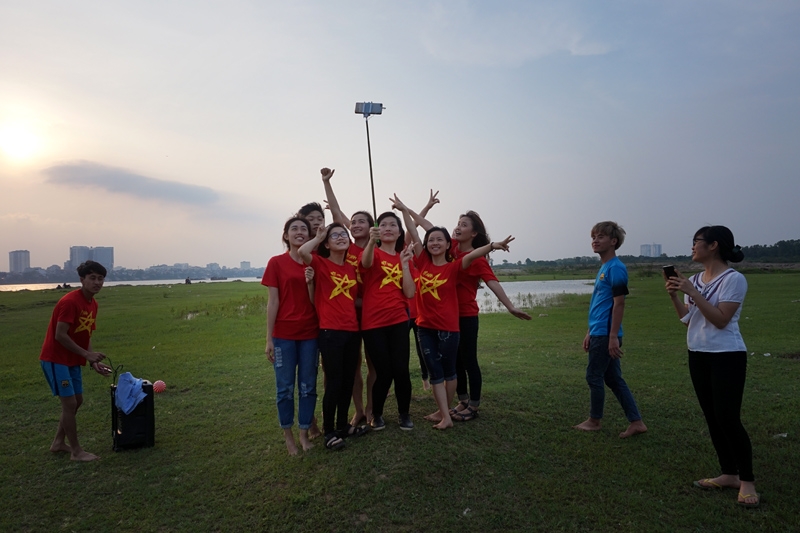Hồ Tây, sông Hồng, dựng lều trại
