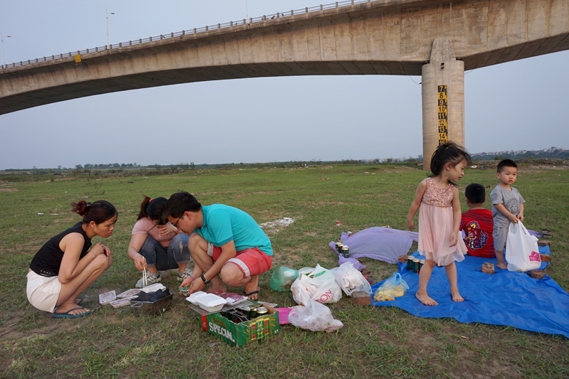 Hồ Tây, sông Hồng, dựng lều trại
