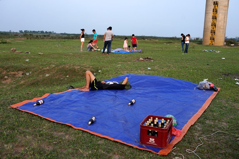 Hồ Tây, sông Hồng, dựng lều trại