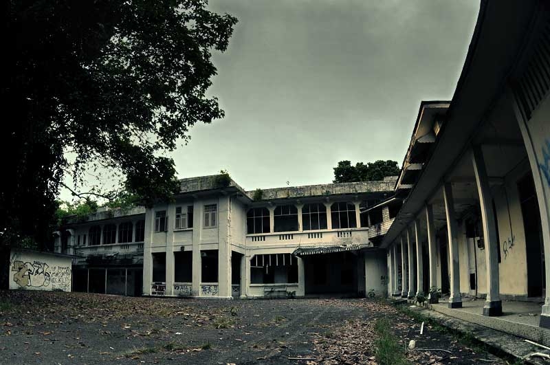 Bệnh viện đầy “hồn ma không đầu” nổi tiếng ở Singapore - 1