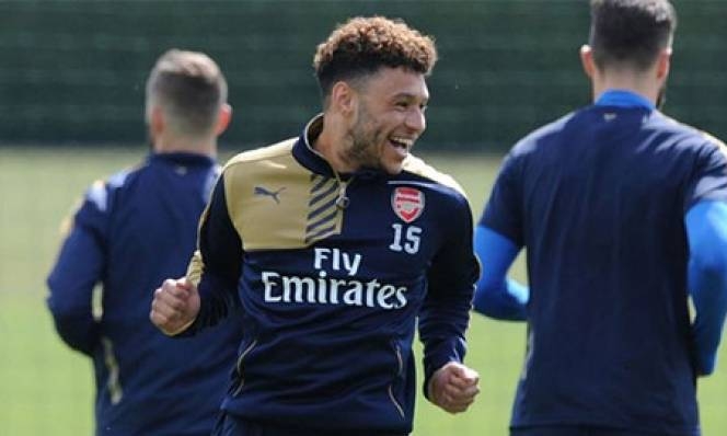 Chamberlain vẫn còn hi vọng dự EURO 2016
