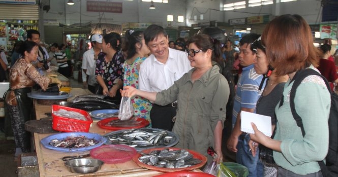 Đà Nẵng: Ngày đầu ra chợ, cá sạch được bán nhanh 