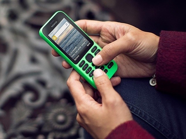  Nokia 215 - một trong những mẫu di động cục gạch có thương hiệu.