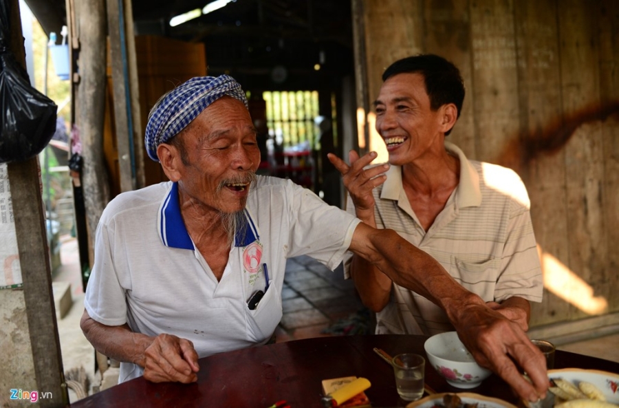 Lao nong anh hung tung ban roi 7 may bay My hinh anh 13