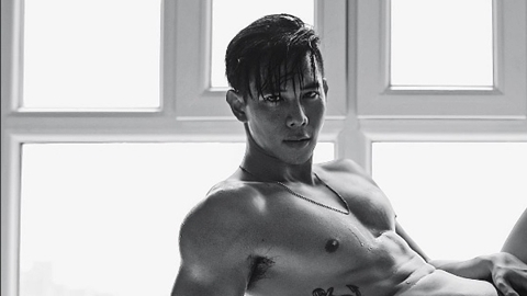 Hồ Vĩnh Khoa, nude, khoe thân, nhạy cảm, dung tục, Instagram