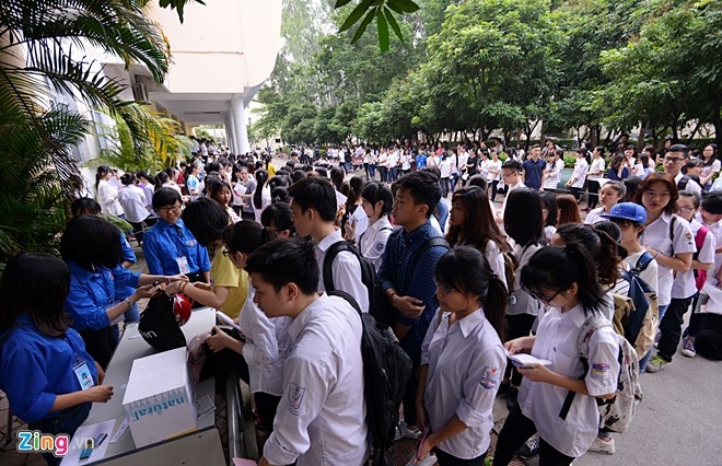 Thi sinh tu tin lam bai thi Danh gia nang luc hinh anh 2