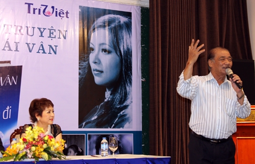 Nghệ sĩ Nhân dân Trần Hiếu (phải) là thầy của Ái Vân nhưng nhận mình là học trò của mẹ chị - Nghệ sĩ Nhân dân Ái Liên.