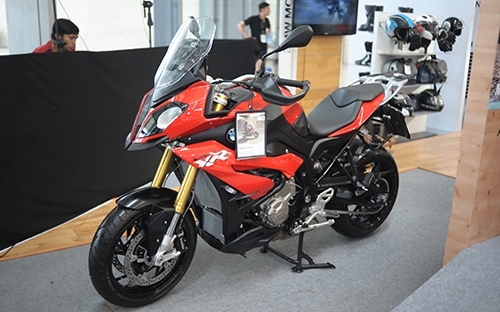 dan-xe-sang-va-sieu-sang-tai-bmw-world-viet-nam-2016-5