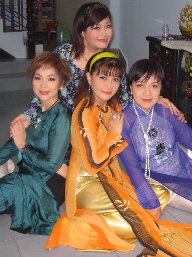 Hinh anh thoi tre cua danh ca Ai Van hinh anh 2