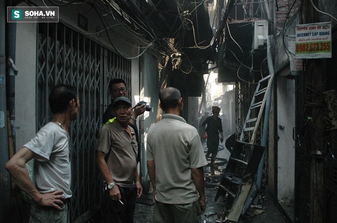 Người dân tỏ ra rất sợ hãi sau vụ hỏa hoạn.