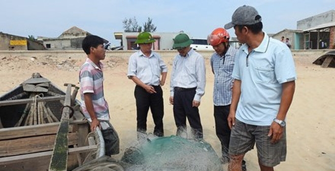 Phát hiện cá chết xếp lớp dưới đáy biển ở Quảng Bình