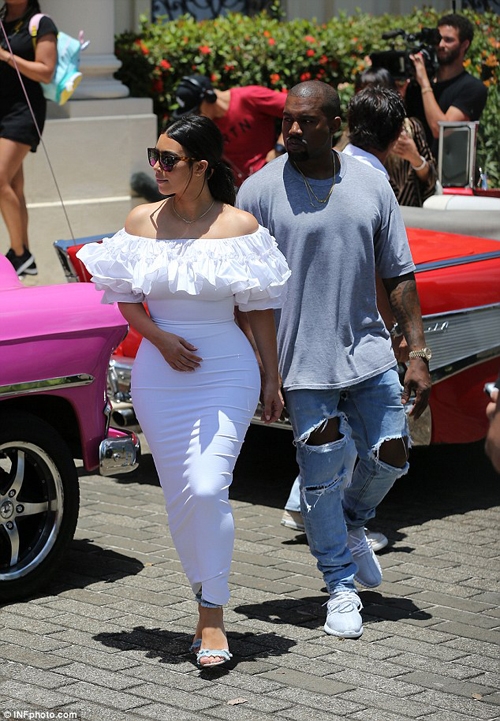 vo-chong-kim-kardashian-hon-nhau-tinh-tu-o-cuba-10
