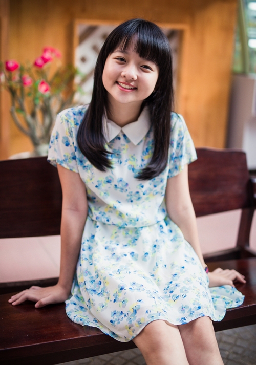 sao-nhi-toi-thay-hoa-vang-tren-co-xanh-khoe-net-trong-treo-9