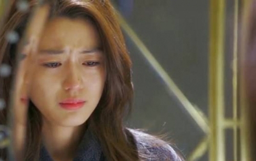 thoi dai nao roi ma me chong con cam con dau ve que? - 1
