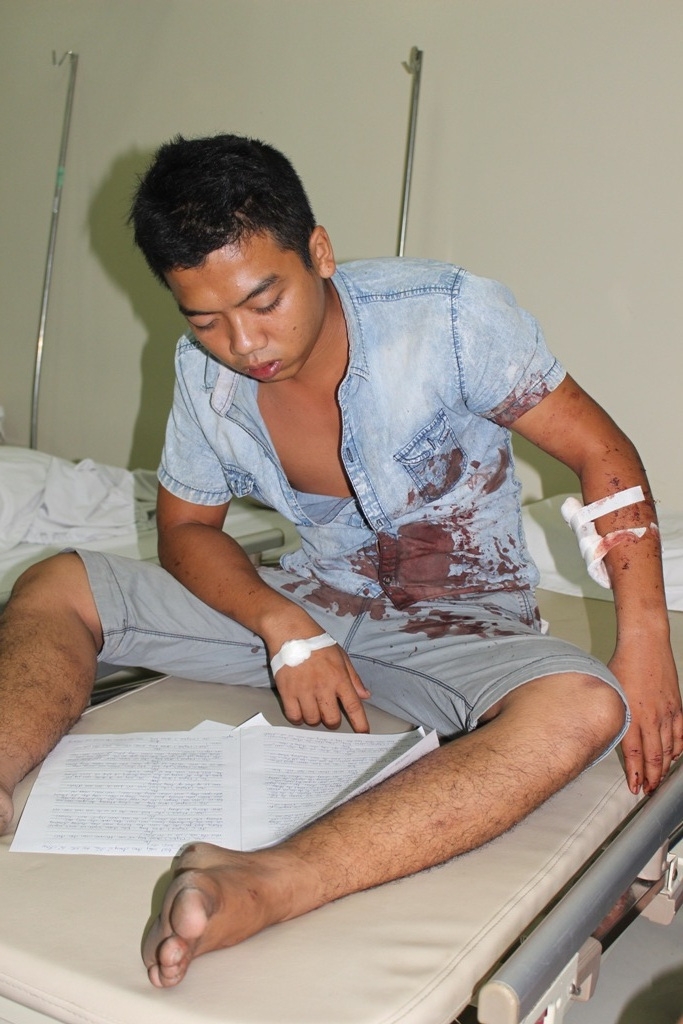 Sau một giờ gây án, lực lượng chức năng đã bắt Nghĩa tại Bệnh viện Hạnh Phúc (TP Long Xuyên)