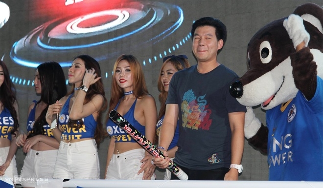 Dàn hotgirl Thái Lan khuấy động fanzone mừng Leicester đăng quang - ảnh thể thao