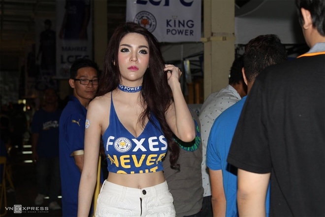 Dàn hotgirl Thái Lan khuấy động fanzone mừng Leicester đăng quang - ảnh thể thao