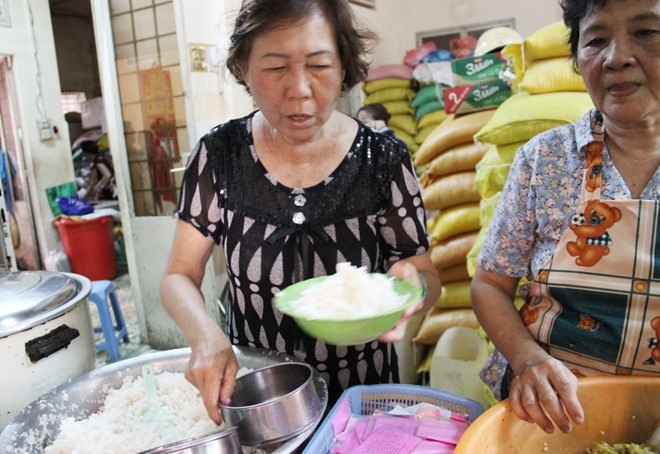 Ong lao mu gan 40 nam lam tu thien hinh anh 2