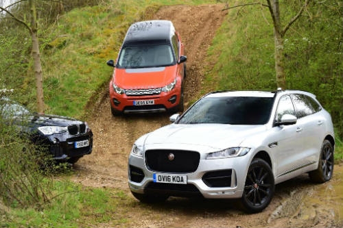 so ke jaguar f-pace, land rover discovery sport va bmw x3 hinh anh 2