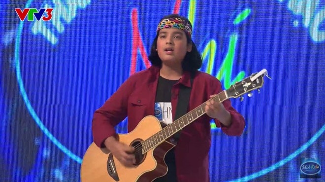 Cau be lai 12 tuoi toa sang tai Vietnam Idol Kids hinh anh 1
