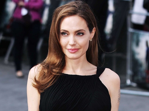angelina-jolie-duoc-nguong-mo-hon-de-nhat-phu-nhan-my-1