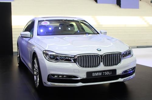 bmw-750li-gia-6-45-ty-tai-viet-nam-page-2-1