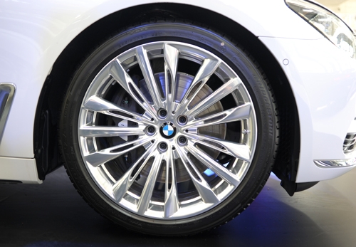 bmw-750li-gia-6-45-ty-tai-viet-nam-page-2-5