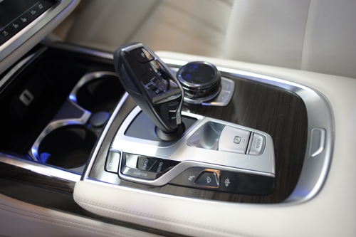 bmw-750li-gia-6-45-ty-tai-viet-nam-page-2-8