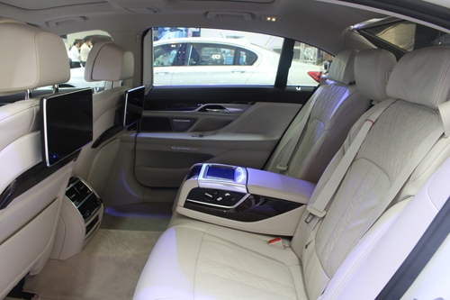 bmw-750li-gia-6-45-ty-tai-viet-nam-page-2-10