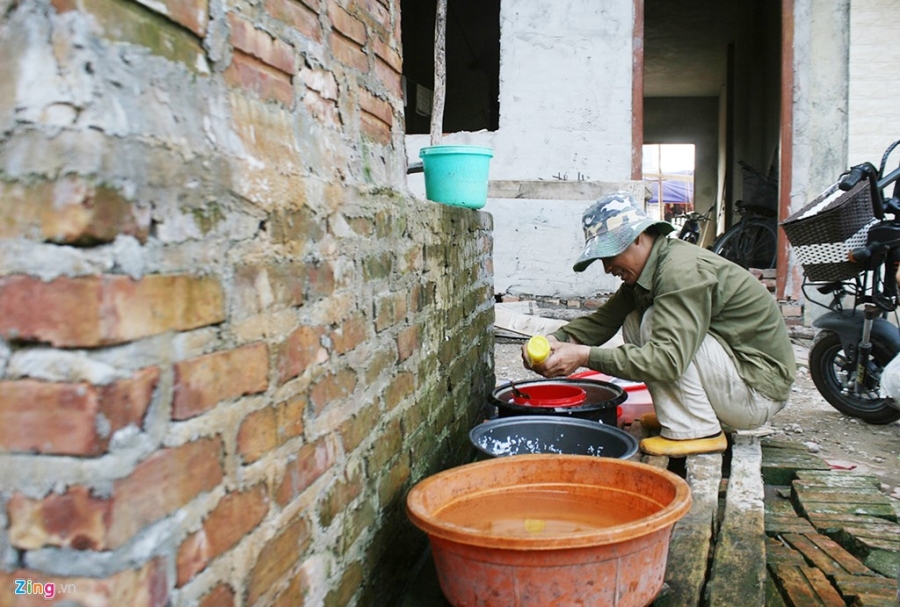 Nuoc ban, can duc bua vay nhieu noi o Ha Noi hinh anh 8
