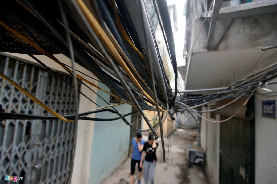 Nuoc ban, can duc bua vay nhieu noi o Ha Noi hinh anh 10