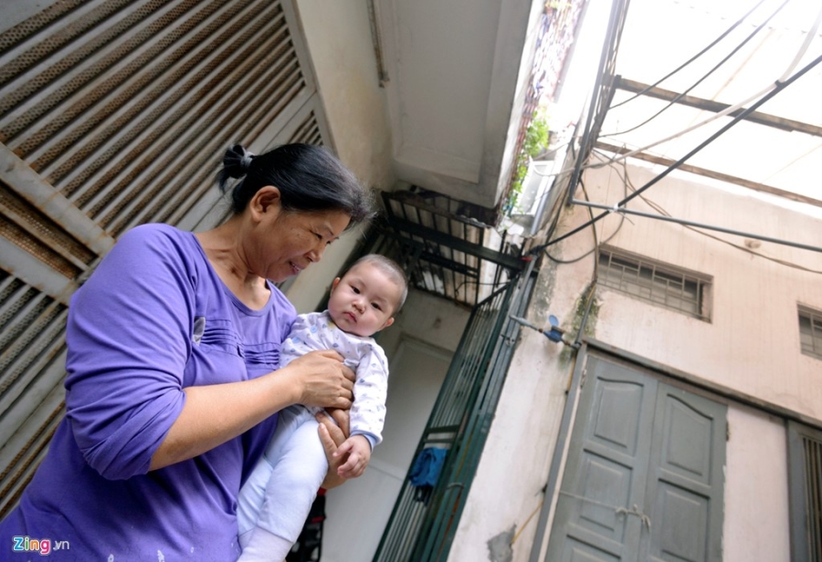 Nuoc ban, can duc bua vay nhieu noi o Ha Noi hinh anh 14