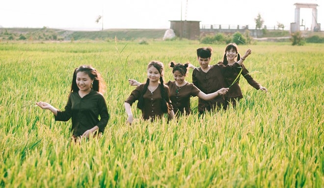 Anh ky yeu 'Cho toi xin mot ve di tuoi tho' cua teen xu Nghe hinh anh 1