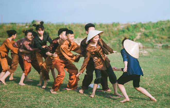 Anh ky yeu 'Cho toi xin mot ve di tuoi tho' cua teen xu Nghe hinh anh 3