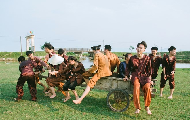 Anh ky yeu 'Cho toi xin mot ve di tuoi tho' cua teen xu Nghe hinh anh 10