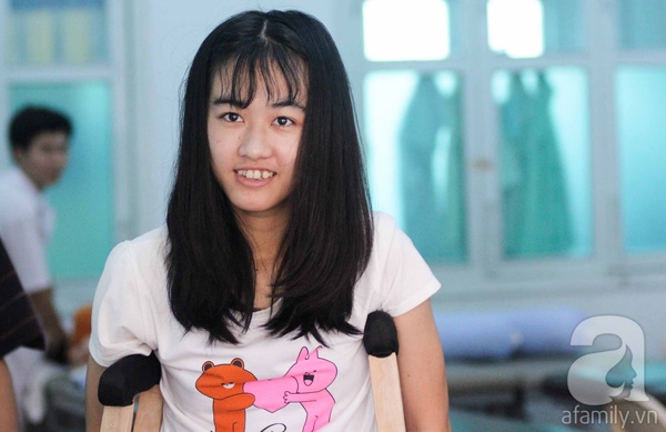 Cuộc sống mới đầy tươi sáng đang chờ đón nữ sinh bị cưa chân - Ảnh 1.