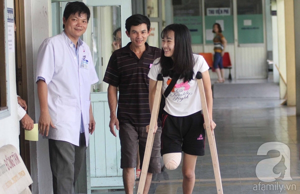 Cuộc sống mới đầy tươi sáng đang chờ đón nữ sinh bị cưa chân - Ảnh 5.